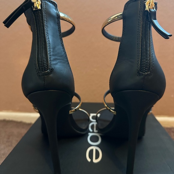 BEBE Berdine Ankle-Strap Dress Sandals - Size 7 - Picture 5 of 7